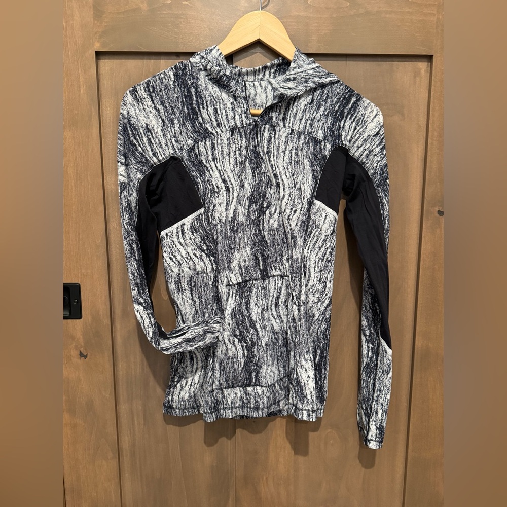 Lululemon long sleeve workout shirt